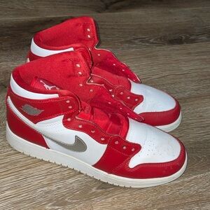 Kids Air Jordan 1 Retro High GS 'Silver Medal' Gym Red/White Retro Sneakers